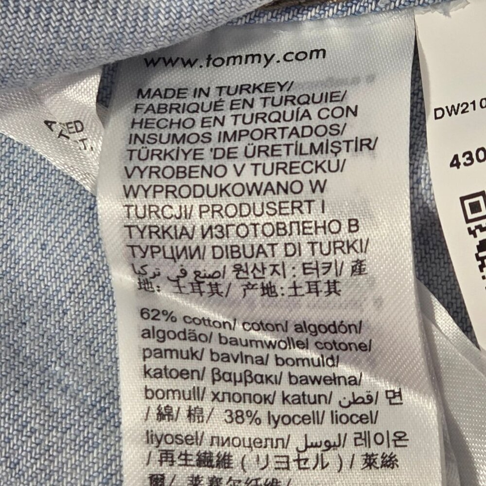 NWT Tommy Jeans Women's Cropped Short-Sleeve Denim Shirt - DENIM ULTRA LIGHT - Picture 4 of 5